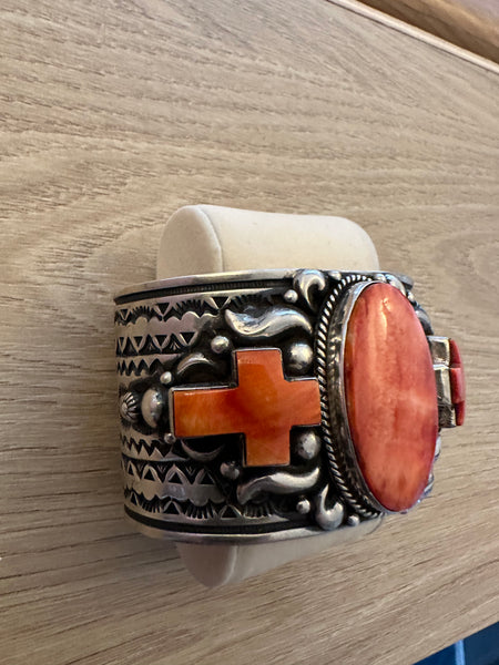 Huge Navajo Spiny Oyster Cross Cuff