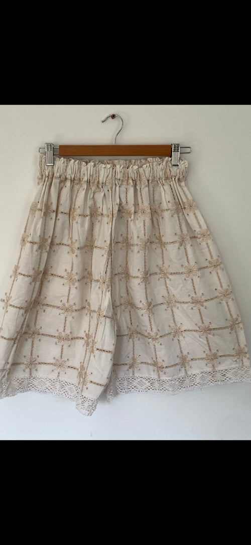 RitaNoTiara Cream vintage embroidery anglais Bermuda shorts OOAK