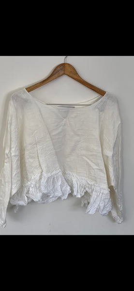 RitaNoTiara White linen boxy frill top
