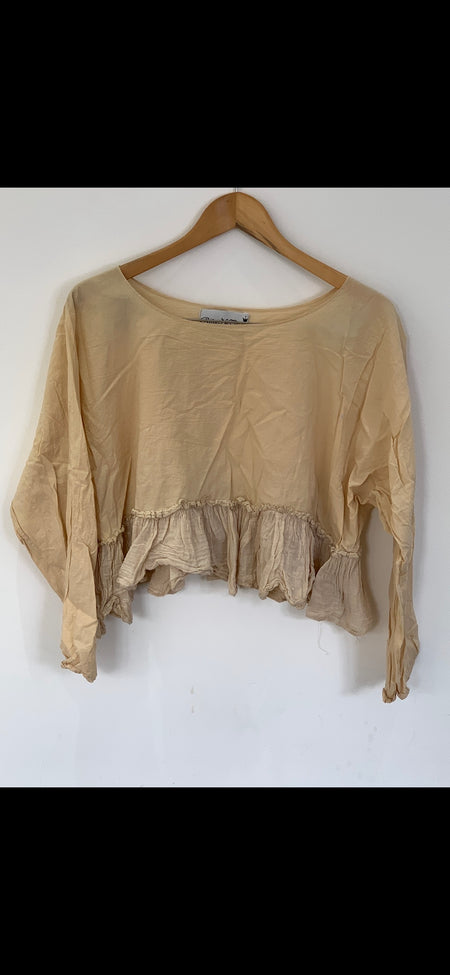 RitaNoTiara White linen boxy frill top