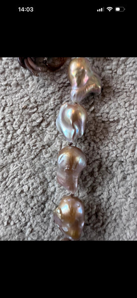Edison Baroque pearl bracelet with turquoise  button.