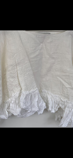 RitaNoTiara White linen boxy frill top