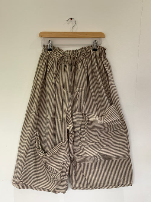 RitaNoTiara Striped Pirate Big Pocket Pants Cream
