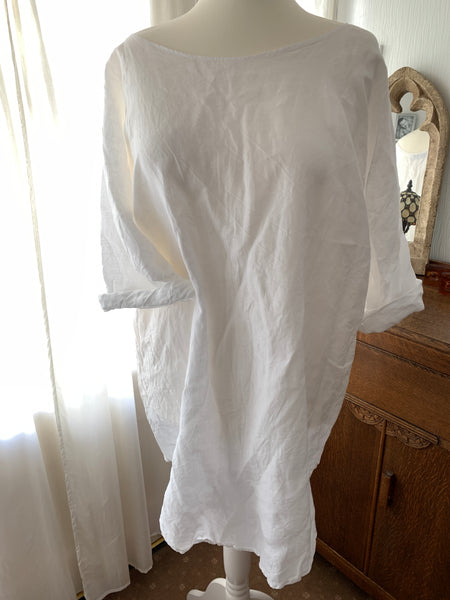 Curve Hem  White Linen Top